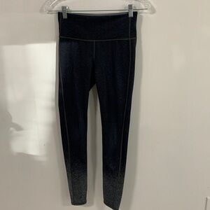 Athleta Gray Hombre leggings in Sz XS good condition, measurements 👇
